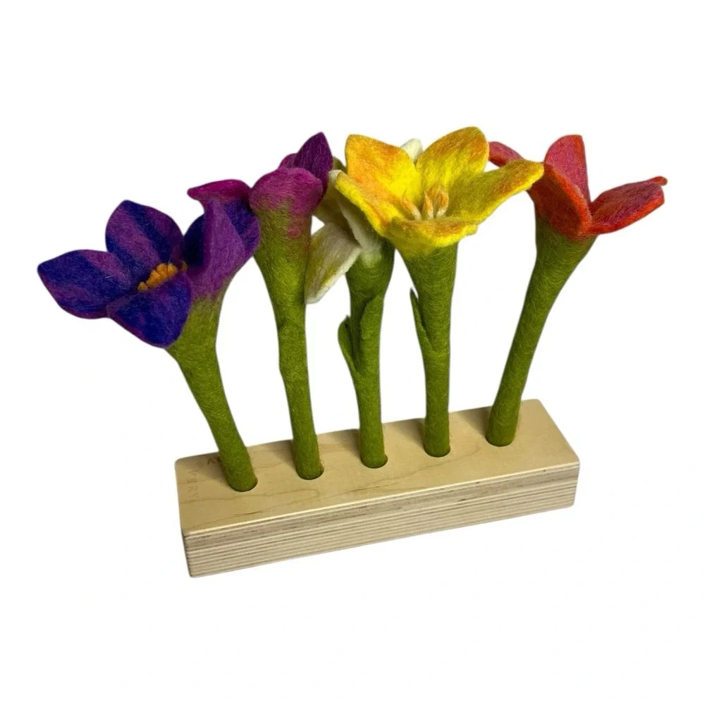 Lovevery Felt Flowers In A Row Wood Stand The Helper Play Kit Montessori Toy